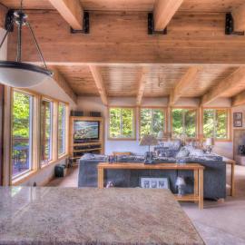 Chamberland Getaway Lake Views with Deck, Hotel in Tahoma