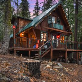 Tahoe Pines Cabin, Hotel in Homewood
