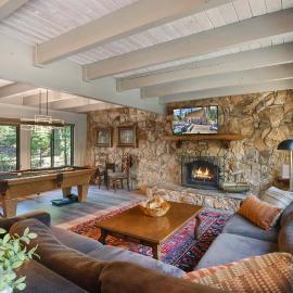 Serenity on Statford - Close to Northstar, hotel in Tahoe Vista
