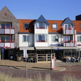 Best Western Beach Hotel Bergen aan Zee، فندق في بيرشن أن زي