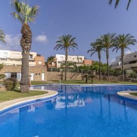 Brisa del Valle Casa con Jardín Piscina Parking, hotel in Vera