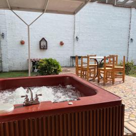 Casa Privada con Jacuzzi Ubicación Central Anapoima, hotelli kohteessa Anapoima