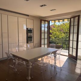 Ampio Appartamento con vista lago, sauna e camino Golf club Margara، فندق في Fubine
