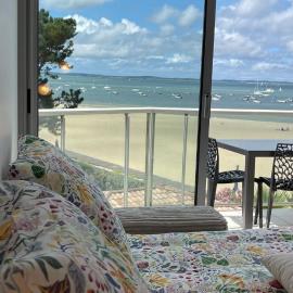 Première ligne - Vue mer exceptionnelle - Accès direct plage - Grand balcon - Parking privatif clos - Tout à pieds