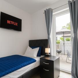 LETA Homes - Komfortables Gästehaus - eigene Parkplätze & Traumterrasse
