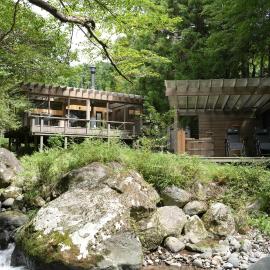 Tiny Base The MOUNTAiN, hotell sihtkohas Shimo-sagano