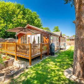 Swift Host - The Cabin - Sleeps Six - Near Aylsham - Garden