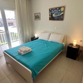 Cozy Apartment in central Kiato, hotel en Kiato