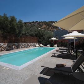 CASA DI MANI KOTRONI Vacation 2 bedroom Maisonette with shared pool, hotelli kohteessa Kotrónion