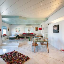 Spacious and Cozy Penthouse in the Heart of Chania