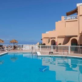 Paradise Court 1 BR Condo with Pool, Costa Adeje, hotel in Adeje
