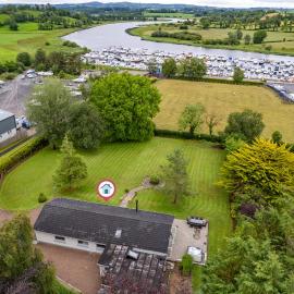 Loughside Lodge - Fermanagh 5 bed waterside bungalow