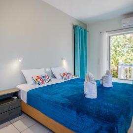 Velendzas Holidays, Hotel in Alikanas