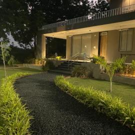 Serene stay in the lap of Nature, hotel a Ahmedabad