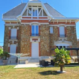 Le petit plaisir des caves, hotel in Dormans