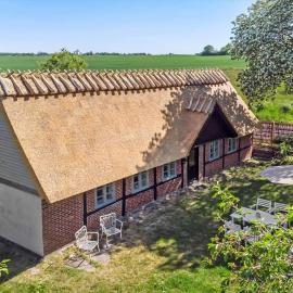 4024-Stege-Rabylille-Strandvej-14, hotel v destinácii Stege