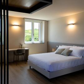 RESPIRA - rooms & apartments, hotel u gradu Seralunga d'Alba