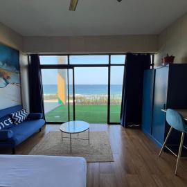Beachfront Hotel, La Mercy