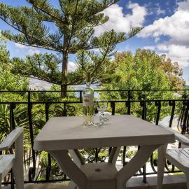 Sea Breeze Apartments, hotel di Lixouri