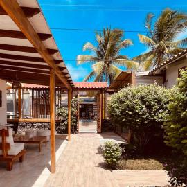 Hotel Coral Blanco with high speed internet Starlink and Galapagos Tour Operator, hotel en Puerto Villamil