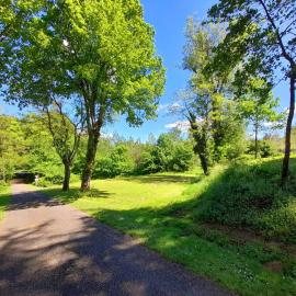 Le Jardin du Matou Country Estate near Eymet with Pool
