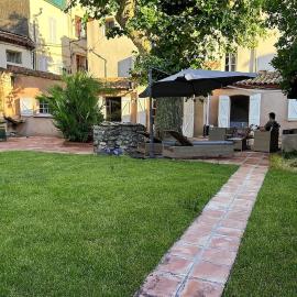 Villa jardin secret centre-ville d'Antibes