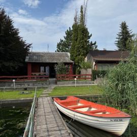 Szilvia apartman, Hotel in Makád