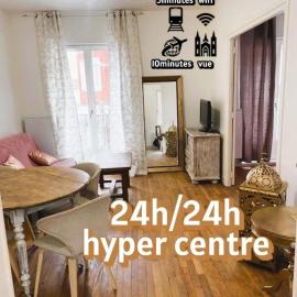 Iago city,appartement spacieux 2 chambres, hyper centre, aéroport et gare à proximité، فندق في بوفيه