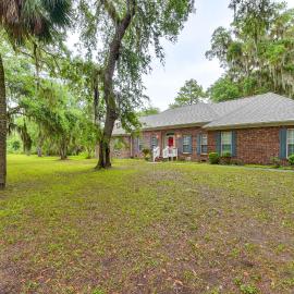 Family Retreat in Beaufort: 3 Mi to Historic Dtwn
