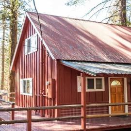 Red House - Minutes to Shaver Lake