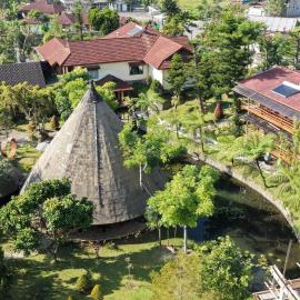 Spring Hill Hotel Ruteng, hotel en Ruteng