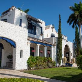 Young Mansion Steps To The Beach