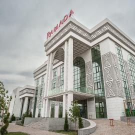 Ramada by Wyndham Turkistan, hótel í Türkistan