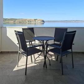 Beach Front Apartment In Rtina With Wifi