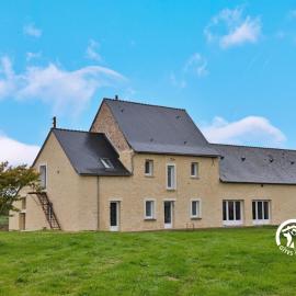 Domaine du trèfle, gîte 12 personnes, Hotel in Bannes