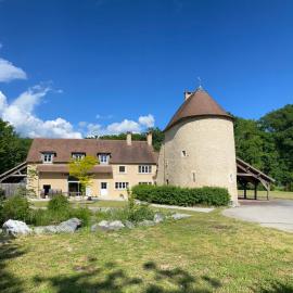 Grande maison de caractère 14 pers Gîte centre de la France, hotel din Saint-Maur