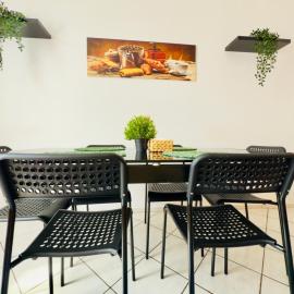 Evelins Haus Monteur und Familienwohnung