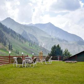Roomy Mountain Top Resort, Batakundi, hotel a Battakundi