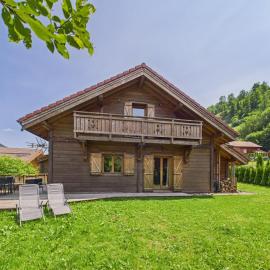 Le Chalet du Père Michel, Jacuzzi, Sauna, Jardin, hotel a La Bresse