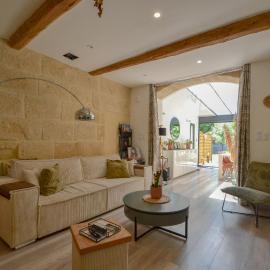 Maison indépendante Piscine Jardin Climatisation, מלון בBezouce