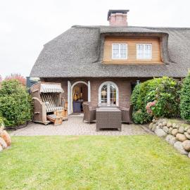 Gartensuite-West-Kamin-Sauna-Pool-Garten, хотел в Кампен