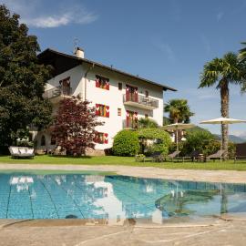 Pension Sandhofer, hotel em Nalles