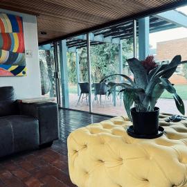 Peaamb GuestHouse - Springs Golf Club, hotel i Springs