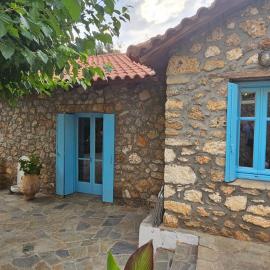 Peloponnese Hideout - Traditional Stone House