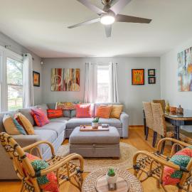 < 1 Mi to Colonial Beach: Coastal Gem w/ 2 Porches, hotel a Colonial Beach