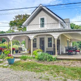 Private Heated Pool: Family Cottage in Plymouth!