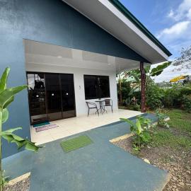 villa escape verde con piscina: Jabillos şehrinde bir otel
