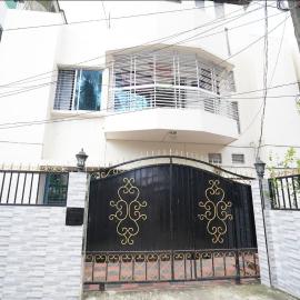 Alom Manzil - 4 Bedroom Family Home, viešbutis mieste Silhatas