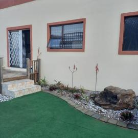 Ocean Wave Chalets Unit 2, hotel in Hibberdene