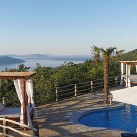 Villa Bora Mošćenička Draga Bed&Breakfast, hotel a Mošćenice